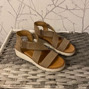 Casual tan sandals